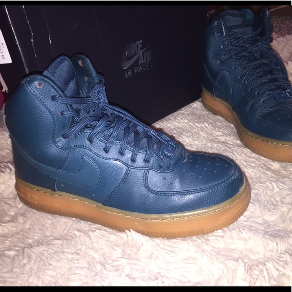 I am selling high top midnight green Air Forces - Picture 3 of 3